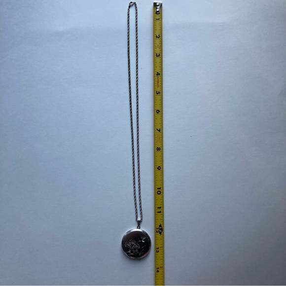 Vintage Signed Sterling Silver Locket Necklace - Picture 9 of 10